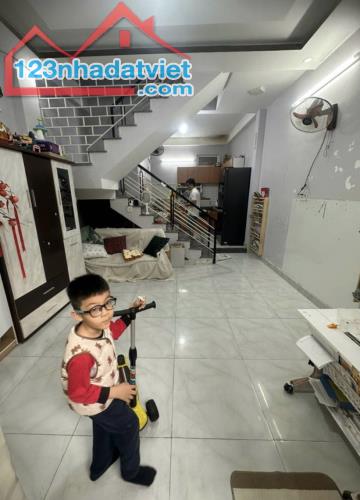 Nhà 2 tầng đường Lê Thanh Nghị . Dòng tiền 7tr/tháng . Giá 2tỷ950 thương lượng