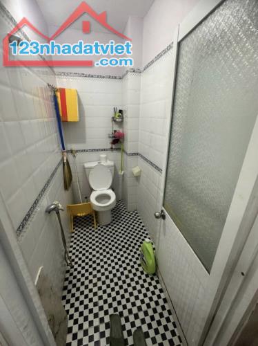 Nhà 2 tầng đường Lê Thanh Nghị . Dòng tiền 7tr/tháng . Giá 2tỷ950 thương lượng - 3