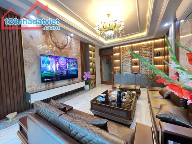 Bán nhà mặt đường Đào Nhuận, 90m 5 tầng, thang máy, Giá 10 tỉ gần ngay AEON - 2