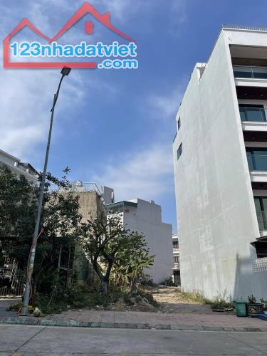 Bán LK10 ô 7 KĐT Đồi Ngân Hàng,Cột 2. DT:80m2,MT:5m.H: Đông Nam