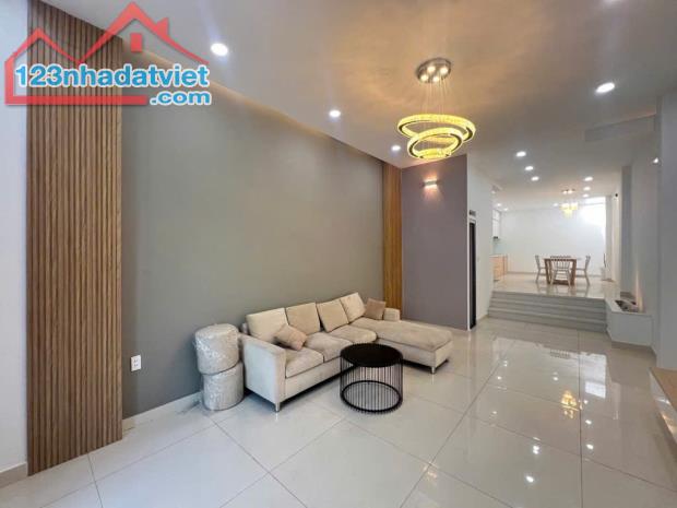 Trường Thọ- Ngã Tư Bình Thái- Thủ Đức -3 Tầng- 65M2-HXH-Hoàn Công Đủ-Giá Chỉ 6,3 Tỷ