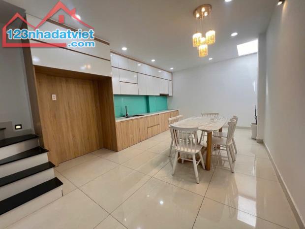 Trường Thọ- Ngã Tư Bình Thái- Thủ Đức -3 Tầng- 65M2-HXH-Hoàn Công Đủ-Giá Chỉ 6,3 Tỷ - 2