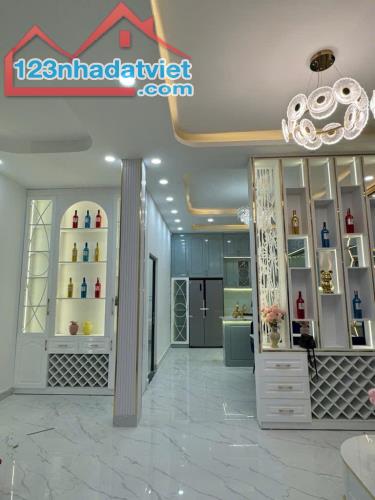 BÁN NHÀ BIỆT THỰ LUNG LINH FULL NỘI THẤT CAO CẤP ĐƯỜNG PHẠM HỮU LẦU Q7 CẠNH PHÚ MỸ HƯNG - 3
