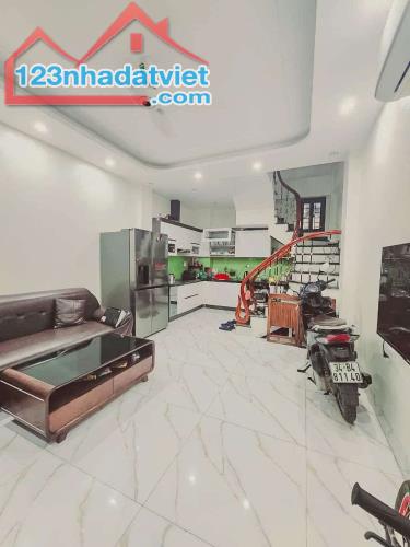 Hoa Hậu Hồ Tùng Mậu oto đỗ cửa- full nội thất mới- nhà xây kiên cố - 1