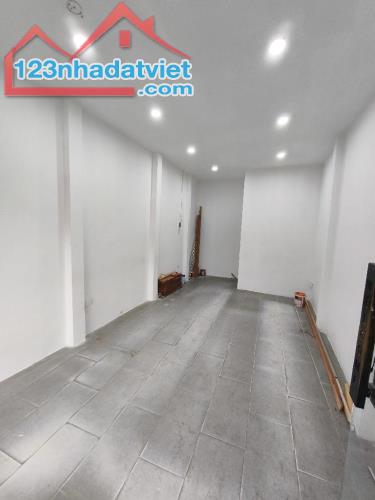 Bán nhà mặt phố Đặng Văn Ngữ-Đống Đa, 30m2 x 2 tầng, căn góc, vỉa hè rộng. Giá 2,98 tỷ - 1