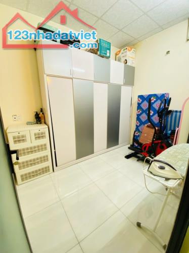 ♣ Nhà Kiệt thẳng ra MT Hoàng Diệu Chợ Mới, 93m2, 2 tầng, 3.x tỷ - 3