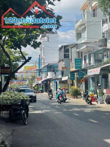 Bán nhà 3 tầng mặt tiền đường Trần Nguyên Hãn- Nha Trang .