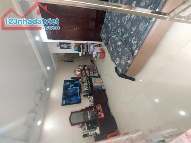 Mặt tiền đường số chợ Bình Điền 5x20 đúc 5 tầng chỉ 9 tỷ - 2