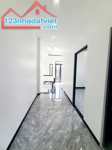 Nhà Mới 1 trệt 1 lầu 5x18m2 bán giá cắt lỗ 1tỷ50triệu gần UBND Bình Chánh ! - 3