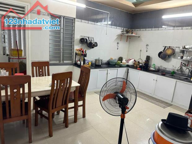 Bán nhà đường Minh Mạng, trục đường đôi thông thẳng bãi tắm Sơn Thuỷ, vị trí đẹp - 1