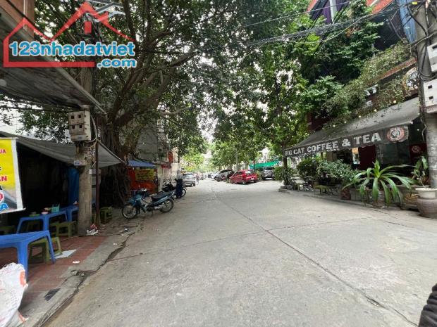 CHỈ 13 TỶ CÓ NHÀ 4T MẶT NGÕ TRẦN PHÚ, KINH DOANH, VỈA HÈ Ô TÔ TRÁNH