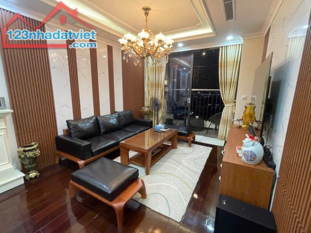 Cho thuê căn hộ chung cư HC Golden City, Long Biên, 3PN full nội thất đẹp 120m, giá: 25 tr - 2