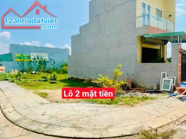 KHÔNG XUỐNG GIỮ TIỀN LÔ NÀY THÌ CÒN LÔ NÀO,2 MẶT TIỀN ĐƯỜNG 8M CHỈ 3.X TỶ LONG PHƯỚC