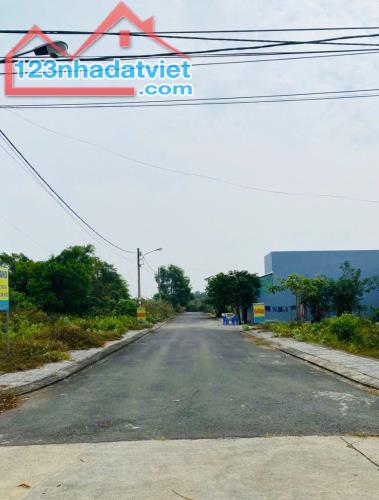 KHÔNG XUỐNG GIỮ TIỀN LÔ NÀY THÌ CÒN LÔ NÀO,2 MẶT TIỀN ĐƯỜNG 8M CHỈ 3.X TỶ LONG PHƯỚC - 2