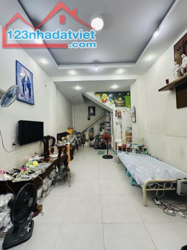 bán nhà Phạm văn Hai,52m2,8,4 tỷ