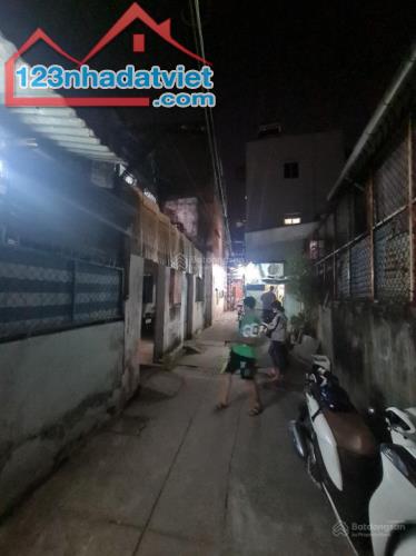 NHÀ CŨ TIỆN XÂY MỚI 105M2 NGANG LỚN 7M HẺM 4M BÌNH ĐÔNG QUẬN 8 CẦU CHÀ VÀ CHỈ 4,2 TỶ - 1