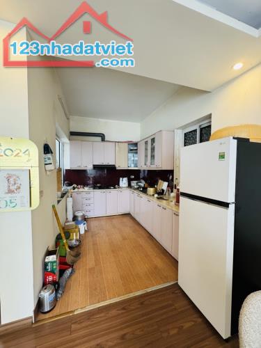 BIỆT THỰ PHÂN LÔ_KINH DOANH_GIANG BIÊN_LONG BIÊN. DT: 167m².  3 tầng.  Giá: 39,5tỷ - 3