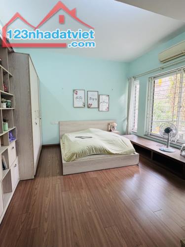 BIỆT THỰ PHÂN LÔ_KINH DOANH_GIANG BIÊN_LONG BIÊN. DT: 167m².  3 tầng.  Giá: 39,5tỷ - 5