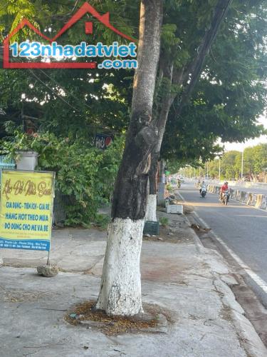 Bán lô đất mặt tiền đường Nguyễn Tất Thành, xã Phước Đồng, Nha Trang