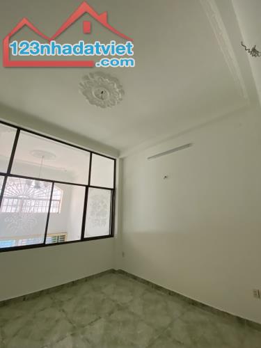 Bán nhà 68m2, đường Nguyễn Quý Yêm, Bình Tân, HXH, 4 tầng, 5 PN, nhỉnh 5 tỷ còn TL. - 1