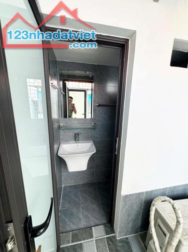 Bán nhà TT Đống Đa - Nhỉnh 3 tỷ - 25m2 - 4 tầng - MT 7m - Sổ Riêng - phố Tôn Đức Thắng - 3