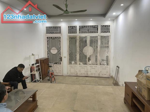 Cần bán nhanh nhà phố Nguyễn Trãi - Thanh Xuân 54m2, mt4,9m giá HẠ CHÀO chỉ 14,5 tỷ