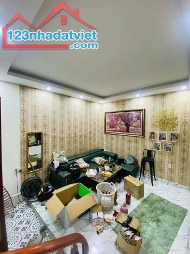 Bán nhà 3 tầng ở Thiên Lôi phố nho nhỏ - 1