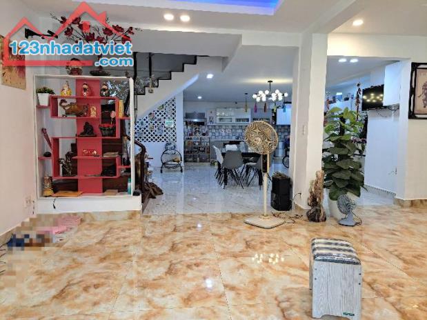 Bán Nhà Quận 7_Nguyễn Thị Thập-138m2 +3Tầng,Ngang 8M,Ô Tô Đỗ Cửa,Giảm 3Tỷ Còn 17Tỷ TL. - 3