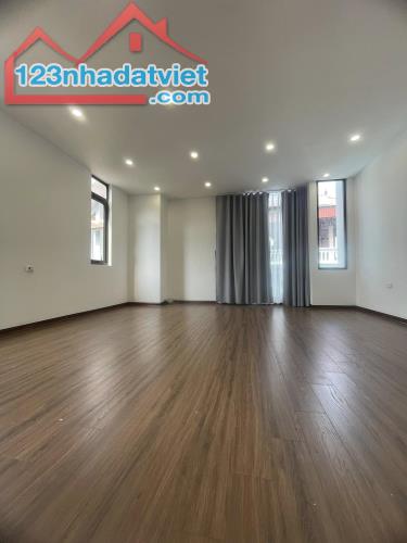 Bán gấp nhà Phố Việt Hưng, TT Quận Long Biên 40m2 lô góc 5 tầng, nhỉnh 7 tỷ Ô Tô Đỗ Cửa - 5