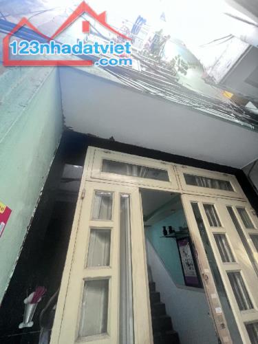 Bán nhà hẻm 888 Lạc Long Quân, Q.Tân Bình, 12,4m2