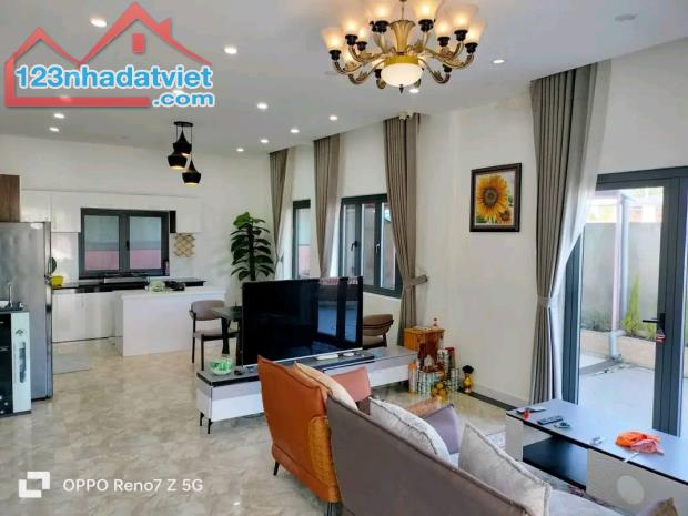 Cần bán Căn Villa Đẹp, view bao đẹp rộng thoáng đường Nam Hồ, Đà Lạt giá 10.9 tỷ - 1