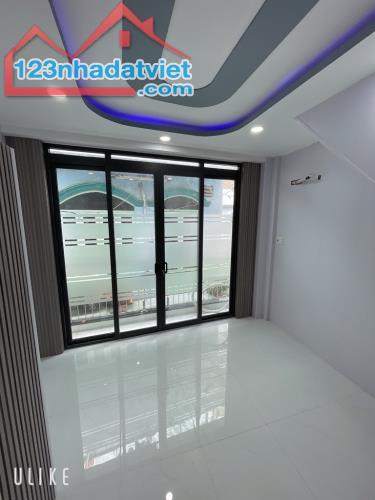 BÁN NHÀ HẺM 76 BÀ HOM QUẬN 6 - 22M2 - 2