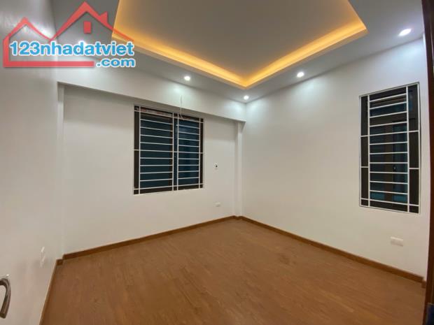 BÁN NHÀ AN DƯƠNG VƯƠNG- TÂY HỒ
LÔ GÓC - NHÀ ĐẸP Ở LUÔN - NỘI THẤT CƠ BẢN - AN SINH ĐỈNH - 2