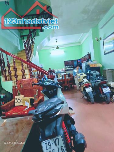 BÁN NHÀ NGUYỄN KHANG 55M – NGÕ THÔNG CÁCH Ô TÔ 20M – NHÀ CŨ 4 TẦNG – KHUNG CỘT BÊ TÔNG