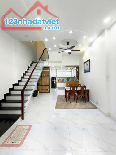 NHÀ ĐẸP MÊ LY Nguyễn Thị Thập - KTS thiết kế - 51m2 - nhỉnh 4 TỶ TL - 4