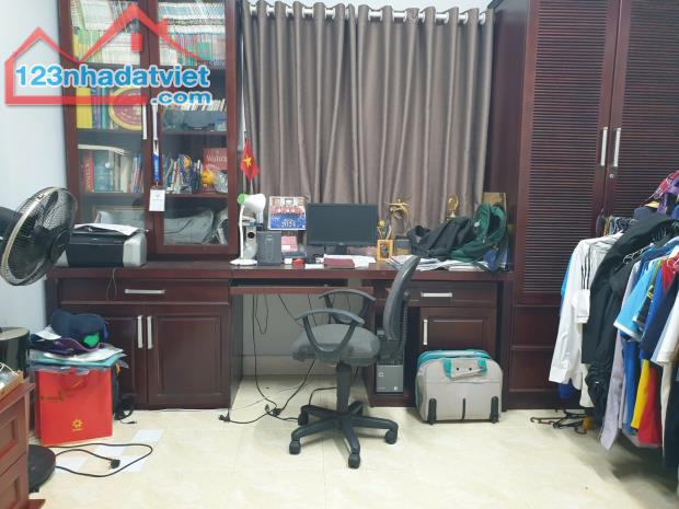Bán mặt tiền hẻm xe hơi 8m Dương Bá Trạc, p.Rạch Ông Q8. 5 tầng hoàn công 4m×18m. 15tyx TL - 3