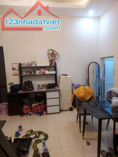 Bán nhà Đê Trần Khát Chân, Hai Bà Trưng 42x2 tầng, gần phố, sổ đỏ 3.8 tỷ - 2