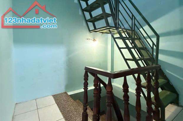 Bán nhà hẻm Thích Quảng Đức Phú Nhuận, 3 Tầng 4m x 6m vuông vức - Giá 4.5 tỷ TL - 1