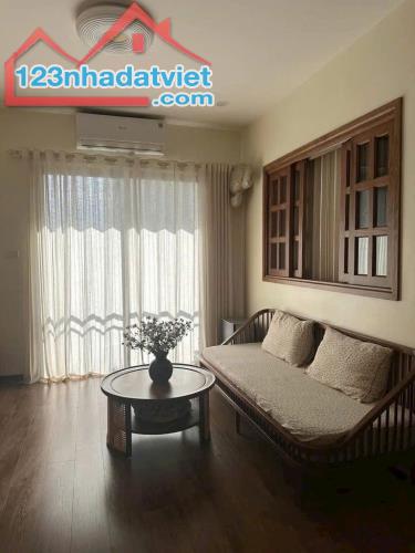 Hiếm - Trịnh Công Sơn - Lạc Long Quân - Ngõ thông - Gần phố - 141m - Chào 20tỷ có TL