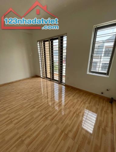 Bán nhà Hồ Đá, Sở Dầu, Hồng Bàng, Hải Phòng. 4 tầng, 47m2, 4,1 tỷ.  Ngang 5,2m, t1 - 2