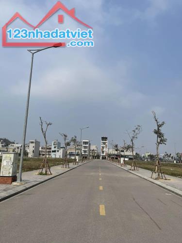Bán Ô Góc Vườn Hoa Lideco Bãi Muối. DT:65m2,MT:5m.H:Đông Bắc !!! - 1