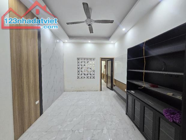 Bán nhà phố định công hoàng mai  hà nội - 2