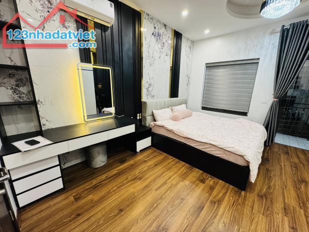 Bán nhà Đống Đa, lô góc 3 mặt thoáng, 4T 3 ngủ MT3.5m, ngõ ba gác chỉ 4 tỷ 3