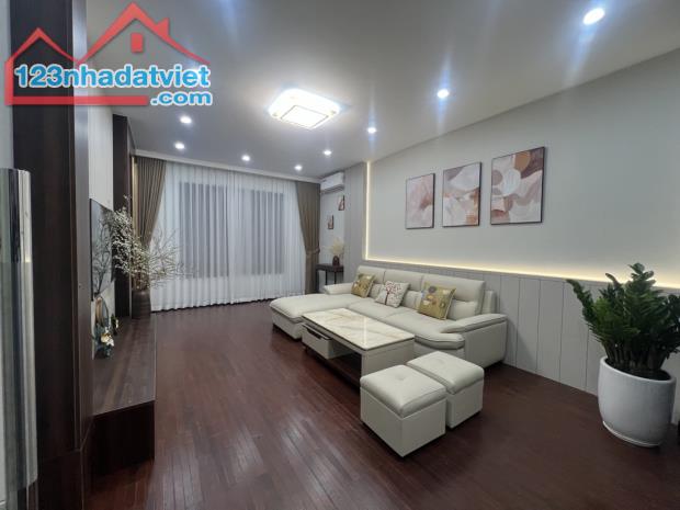 SIÊU PHẨM LÂM HẠ - BỒ ĐỀ - 5 TẦNG - 69M² - GARA Ô TÔ - THANG MÁY - FULL NỘI THẤT - 1