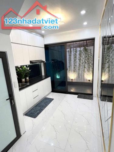 Có 102! Phố vip Khâm Thiên, 50m mặt phố, 2 thoáng, full nội thất, 33m^2*4T - 3