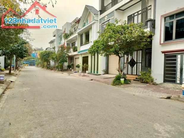 Đất View công viên - sát hồ, đường 13.5m TP.Vĩnh Yên - Vĩnh Phúc 2.45 tỷ