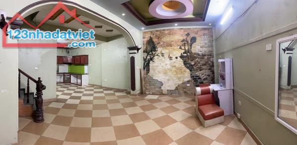 Bán nhà phố Vũ Ngọc Phan, Đống Đa, gần ô tô, vừa ở vừa cho thuê, 5 tầng 101m2 giá 14.5 tỷ