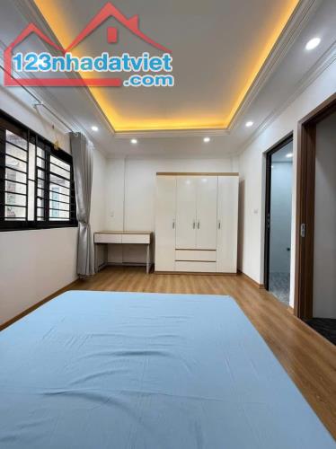 Bán nhà Láng Hạ, quận Đống Đa, hơn 6 tỷ, gần 30m2, 5 tầng, ngang 5m - 1