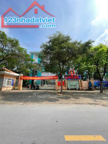 BÁN NHÀ NGUYỄN DUY CUNG 4,5M X 13.5M, HẺM 5M 2 TẦNG - CẠNH EMART 2 - NHỈNH 5 TỶ 8 TL - 4