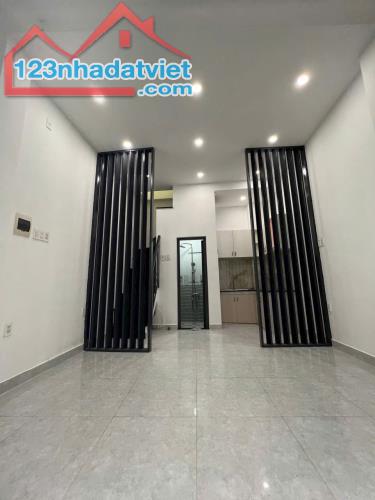 3.58 tỷ bán nhà 3 tầng ngay chợ Gò Vấp Nguyễn Thái Sơn- DTSD 60m2- 2PN 3WC - 3